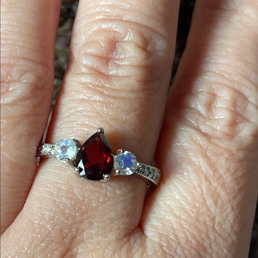 NWT Natural Garnet & Moonstone Gemstone Ring in 925 Sterling Silver Size 9 - Picture 4 of 7